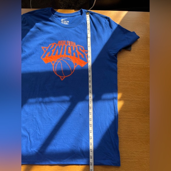 🍁 Nike NY Knicks Tee Shirt NWT.  Men’s Size-L 100% Cotton - Picture 6 of 10